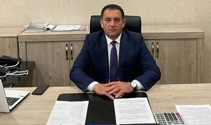 Xətai bələdiyyəsinin sədri bıçaqlandı - Restoranında ofisant işləyən şəxs həbs edildi Xətai bələdiyyəsinin sədri bıçaqlandı - Restoranında ofisant işləyən şəxs həbs edildi