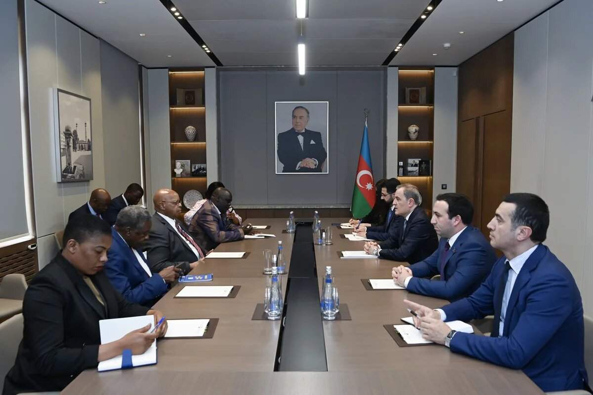 Ceyhun Bayramov Yakob Mudenda ilə görüşdü Ceyhun Bayramov Yakob Mudenda ilə görüşdü