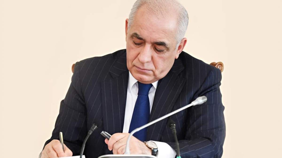 Baş nazir qərar imzaladı Baş nazir qərar imzaladı