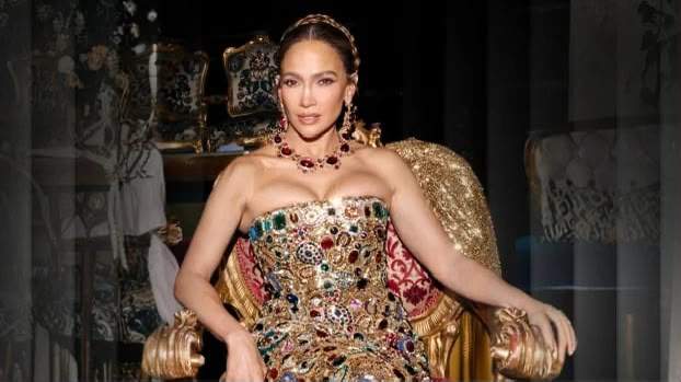 Cennifer Lopez kişilərdə ən cəlbedici hesab etdiyi xüsusiyyəti açıqladı Cennifer Lopez kişilərdə ən cəlbedici hesab etdiyi xüsusiyyəti açıqladı