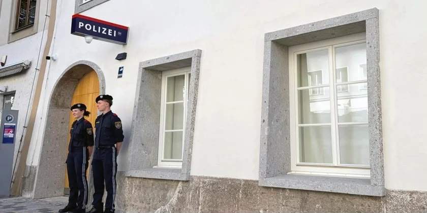 Avstriyada Hitlerin evi neonasistlər üçün "tələyə" çevrilib Avstriyada Hitlerin evi neonasistlər üçün "tələyə" çevrilib
