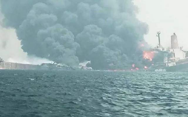 Hörmüzdə tanker minaya düşdü Hörmüzdə tanker minaya düşdü