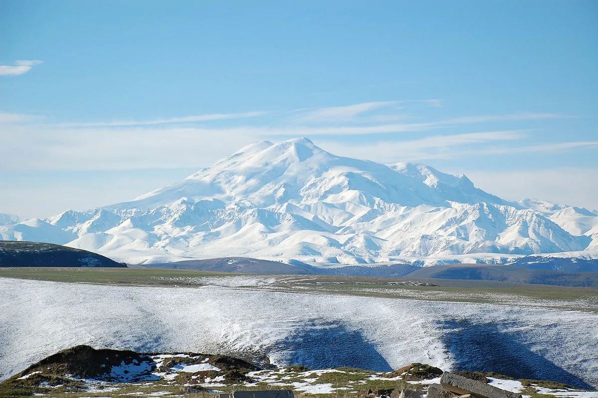 Elbrus dağında həlak olan alpinistlərin meyitləri tapılıb Elbrus dağında həlak olan alpinistlərin meyitləri tapılıb