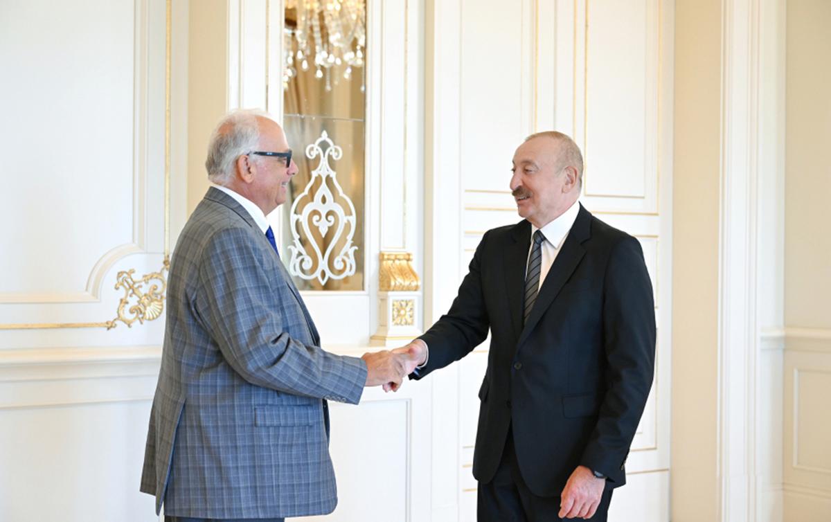 Prezident qəbul keçirdi - Fotolar Prezident qəbul keçirdi - Fotolar