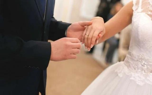 Azərbaycanda 15 yaşlı qızla evlənən şəxs həbs olundu Azərbaycanda 15 yaşlı qızla evlənən şəxs həbs olundu