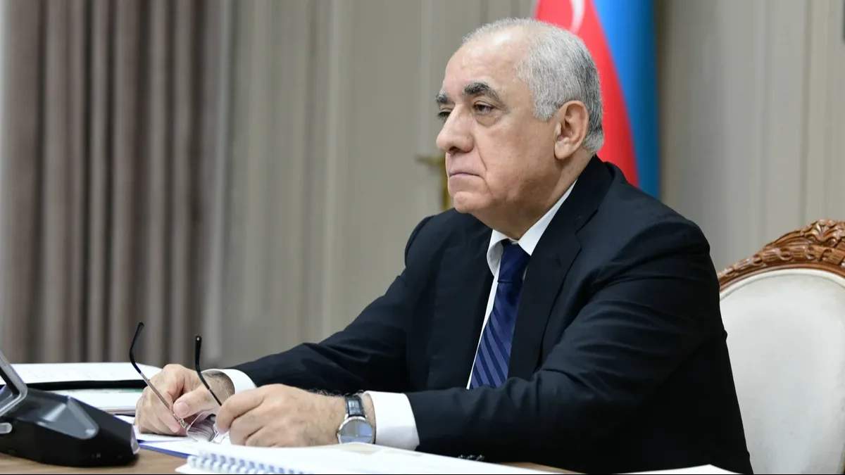 Baş nazir Qərar imzaladı Baş nazir Qərar imzaladı