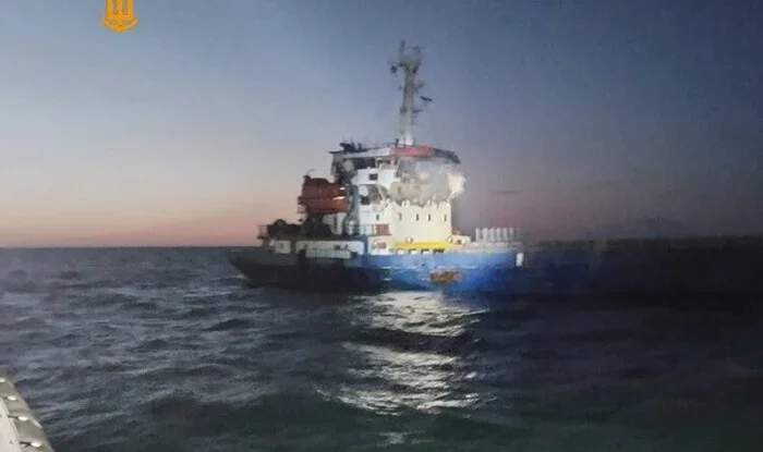 Azərbaycanlıların da olduğu gəmi vuruldu Azərbaycanlıların da olduğu gəmi vuruldu