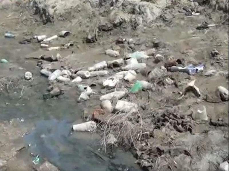 "Uşaqları çölə buraxa bilmirik" - Zavodun tüstüsü ilə bağlı şikayət "Uşaqları çölə buraxa bilmirik" - Zavodun tüstüsü ilə bağlı şikayət