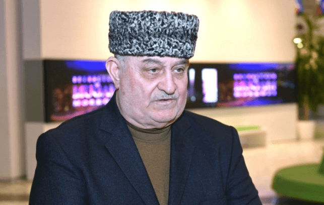 Xanəndənin ürəyində 4 damar dəyişdirildi Xanəndənin ürəyində 4 damar dəyişdirildi