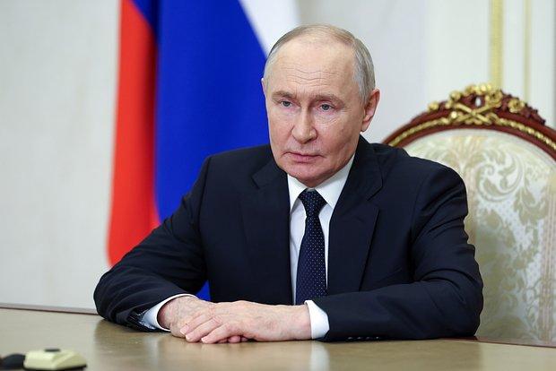 Putin onu rəhbər vəzifəyə gətirdi Putin onu rəhbər vəzifəyə gətirdi