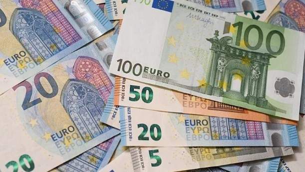 Avro bahalaşdı Avro bahalaşdı
