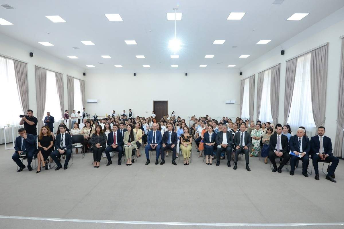 Özəl bağçaların nümayəndələri ilə görüş keçirilib - FOTO Özəl bağçaların nümayəndələri ilə görüş keçirilib - FOTO