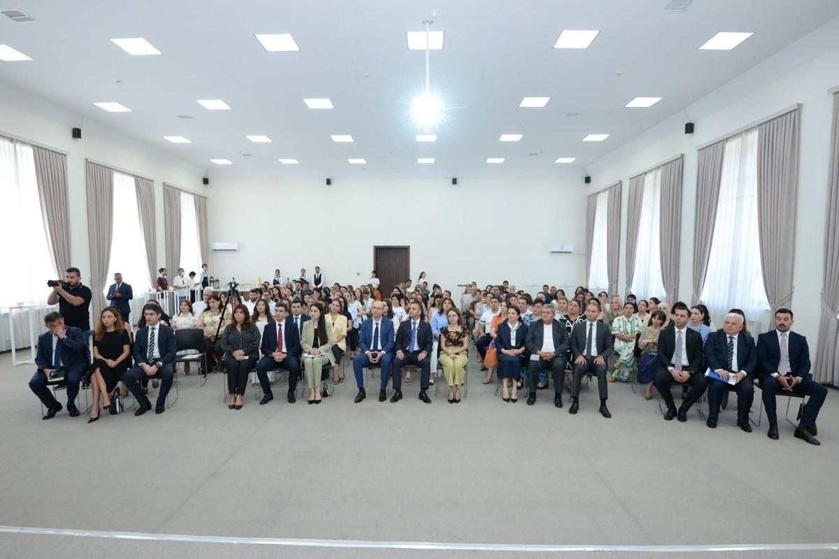 Özəl bağçaların nümayəndələri ilə görüş keçirilib - FOTO Özəl bağçaların nümayəndələri ilə görüş keçirilib - FOTO