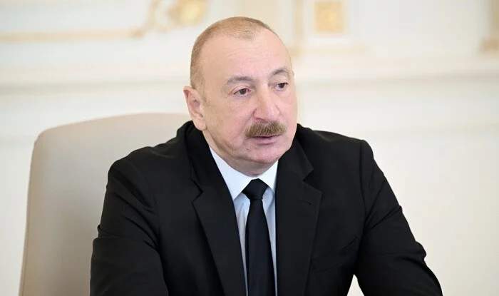 İlham Əliyev Sinqapur prezidentini təbrik etdi İlham Əliyev Sinqapur prezidentini təbrik etdi