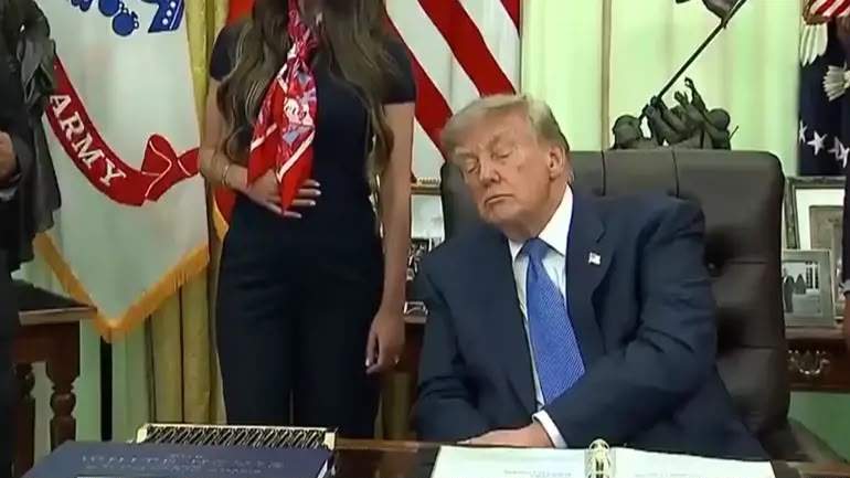 Trampdan diqqətçəkən görüntülər Trampdan diqqətçəkən görüntülər