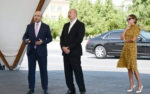 Prezident və birinci xanım Naxçıvanın Baş Planı ilə tanış oldular - FOTO Prezident və birinci xanım Naxçıvanın Baş Planı ilə tanış oldular - FOTO