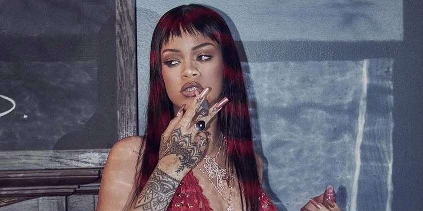Rihanna övladlarının şəkillərini paylaşdı - Fotolar Rihanna övladlarının şəkillərini paylaşdı - Fotolar