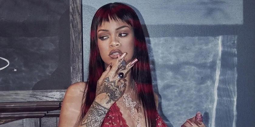 Rihanna övladlarının şəkillərini paylaşdı - Fotolar Rihanna övladlarının şəkillərini paylaşdı - Fotolar