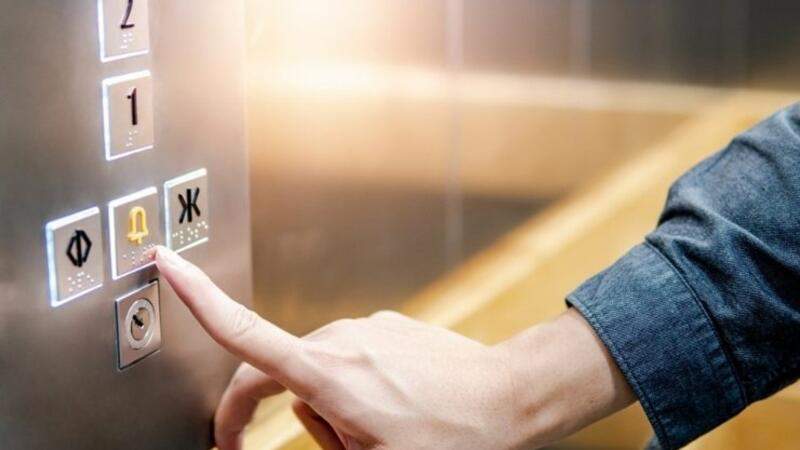 Liftdən istifadə ömrümüzü qısaldır Liftdən istifadə ömrümüzü qısaldır