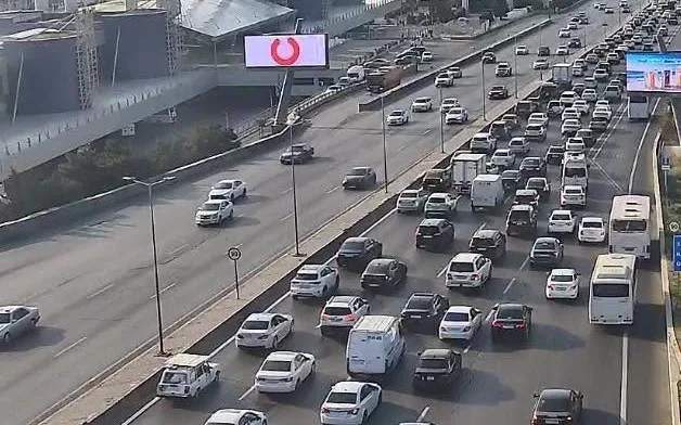 Hazırda 14 istiqamətdə sıxlıq var - SİYAHI Hazırda 14 istiqamətdə sıxlıq var - SİYAHI