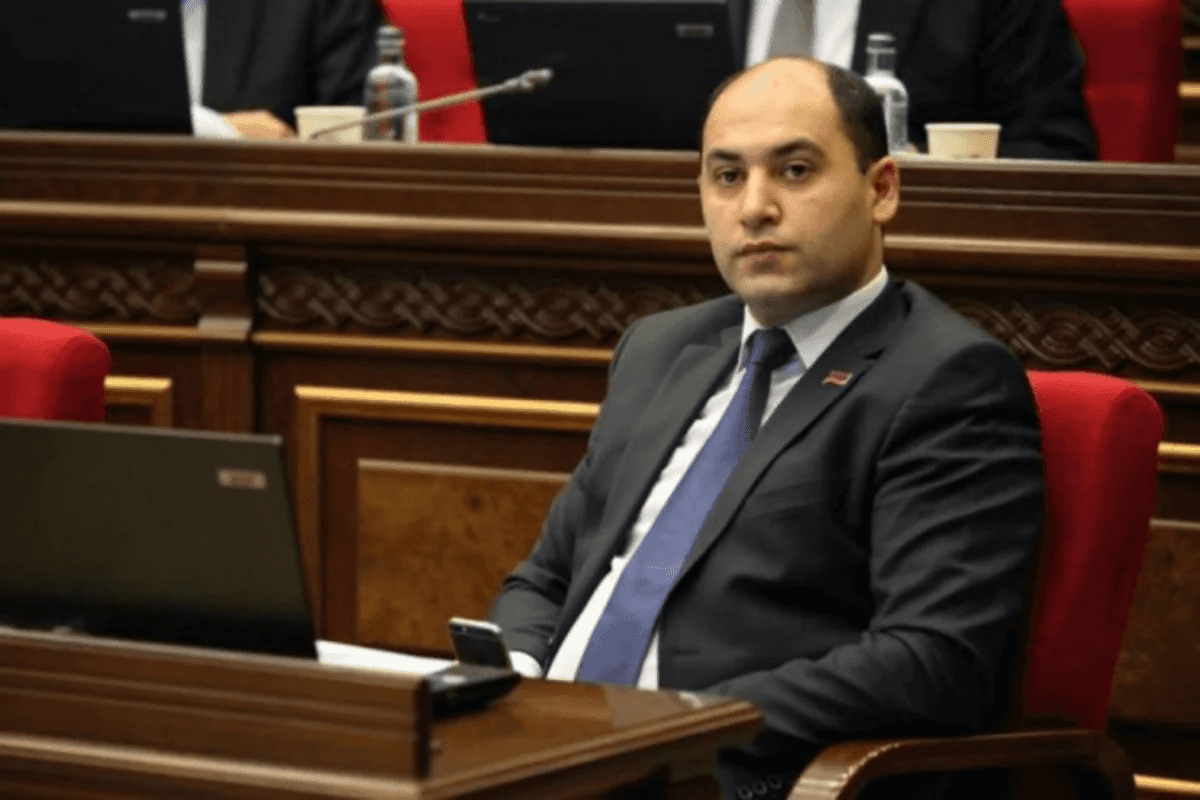 Ermənistanda keçmiş deputat həbs olundu Ermənistanda keçmiş deputat həbs olundu