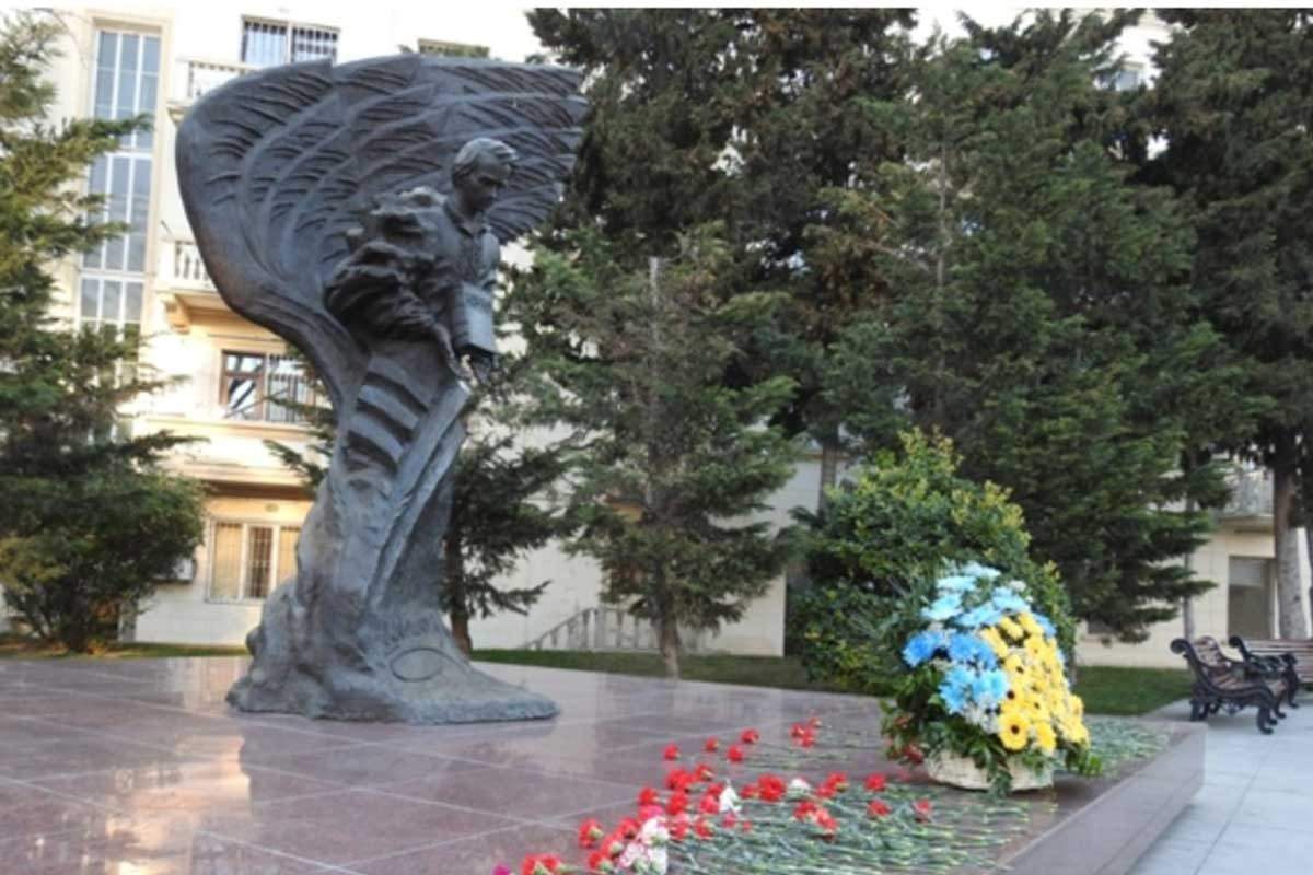 Bakıdakı küçəyə ukraynalı şairin adı verildi Bakıdakı küçəyə ukraynalı şairin adı verildi