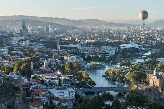 Nazirliklər paytaxtın mərkəzindən köçürüləcək Nazirliklər paytaxtın mərkəzindən köçürüləcək