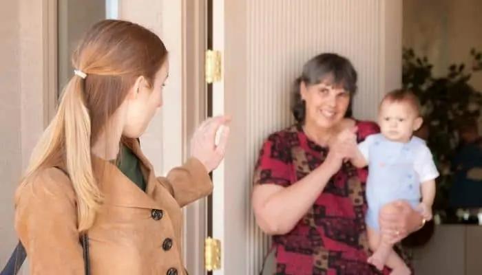 İşləyən anaların çətin seçimi: Bağça, dayə, yoxsa nənə-baba?