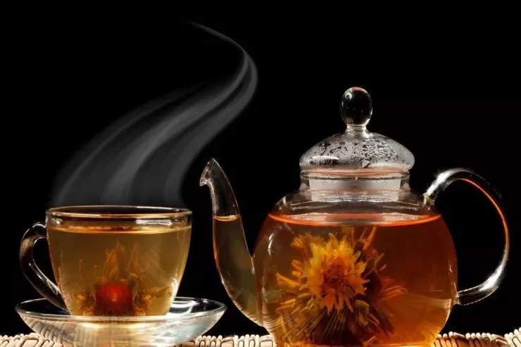 Dünəndən qalan çayı içmək olar? Dünəndən qalan çayı içmək olar?
