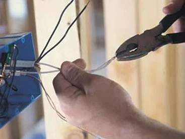 54 yaşlı kişini tövlədə elektrik cərəyanı vurdu 54 yaşlı kişini tövlədə elektrik cərəyanı vurdu