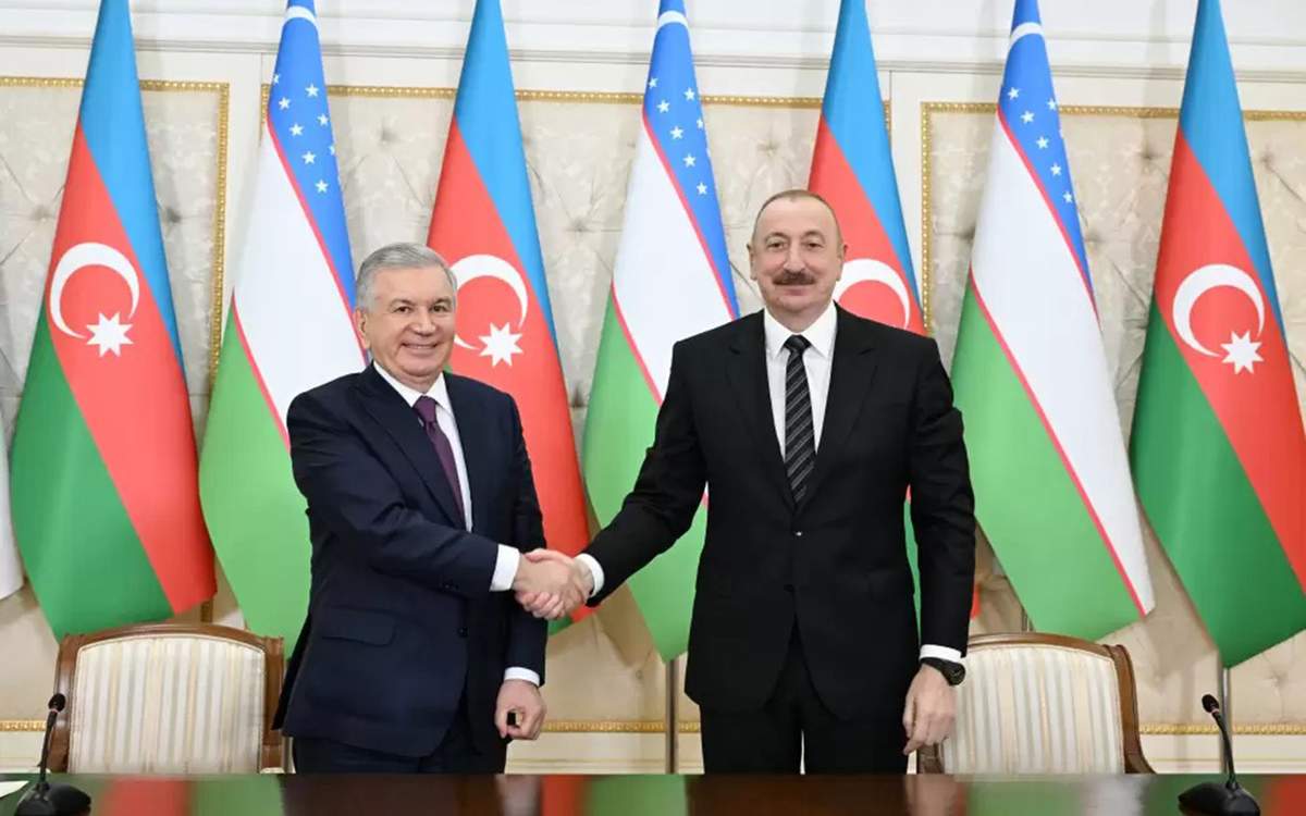 İlham Əliyev Şavkat Mirziyoyevə minnətdarlığını bildirdi İlham Əliyev Şavkat Mirziyoyevə minnətdarlığını bildirdi
