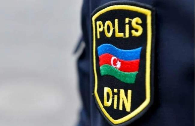 Küçədə söyüş söyənlər həbs olundu Küçədə söyüş söyənlər həbs olundu