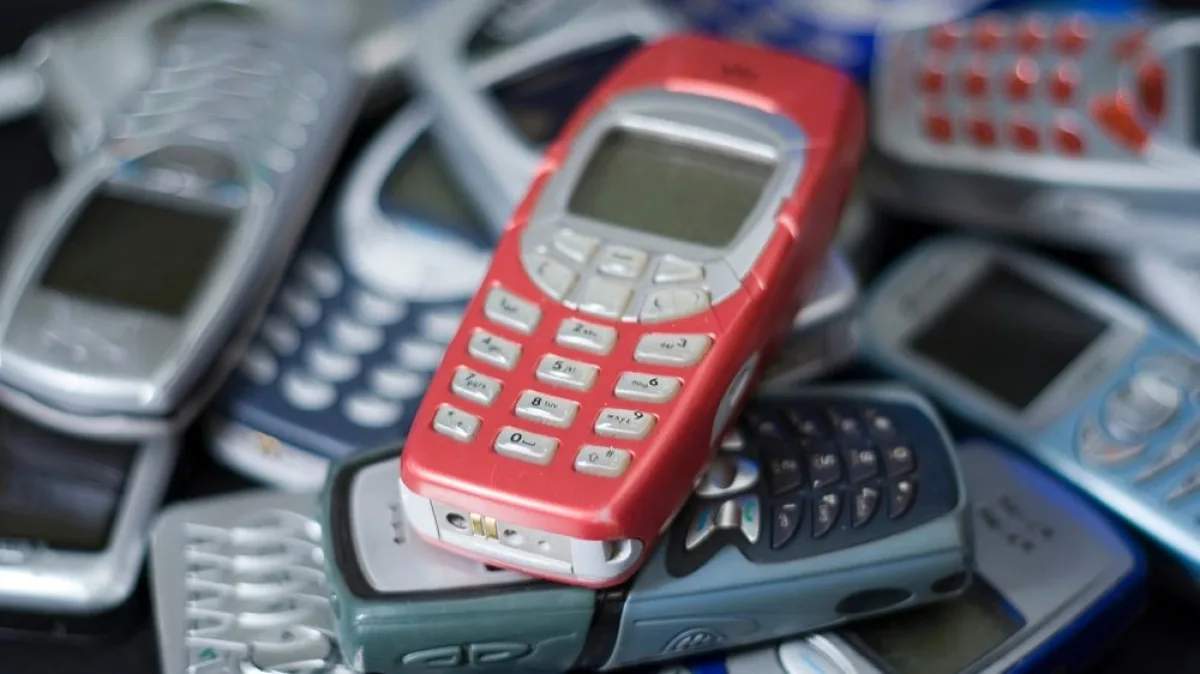 "Nokia" telefon satmadan milyardlar qazanır "Nokia" telefon satmadan milyardlar qazanır