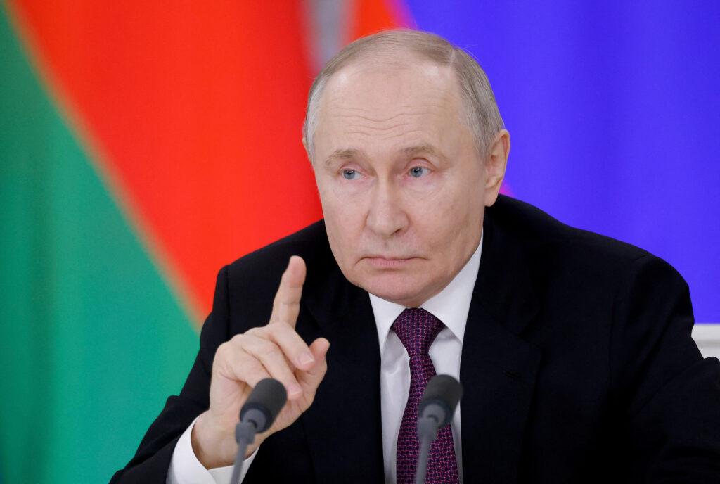 “Ukrayna cini butulkadan çıxardı, indi cavabını alır” - Putin