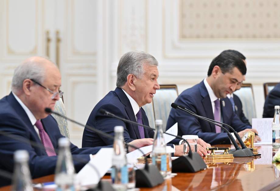Mirziyoyev: “İlham Əliyevin Özbəkistana səfəri tarixi əhəmiyyət kəsb edir” Mirziyoyev: “İlham Əliyevin Özbəkistana səfəri tarixi əhəmiyyət kəsb edir”