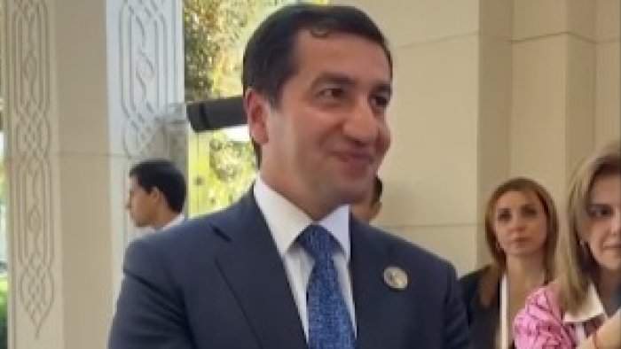Hikmət Hacıyev: “Özbək və Azərbaycan dillərinin kombinasiyasında danışaq” – VİDEO Hikmət Hacıyev: “Özbək və Azərbaycan dillərinin kombinasiyasında danışaq” – VİDEO