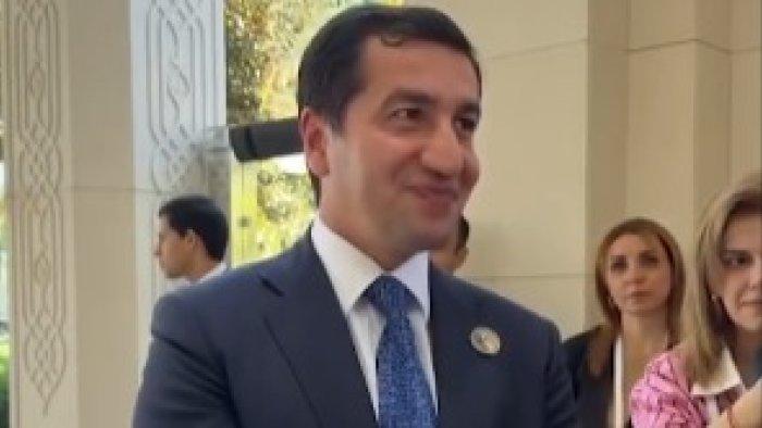 Hikmət Hacıyev: “Özbək və Azərbaycan dillərinin kombinasiyasında danışaq” – VİDEO
