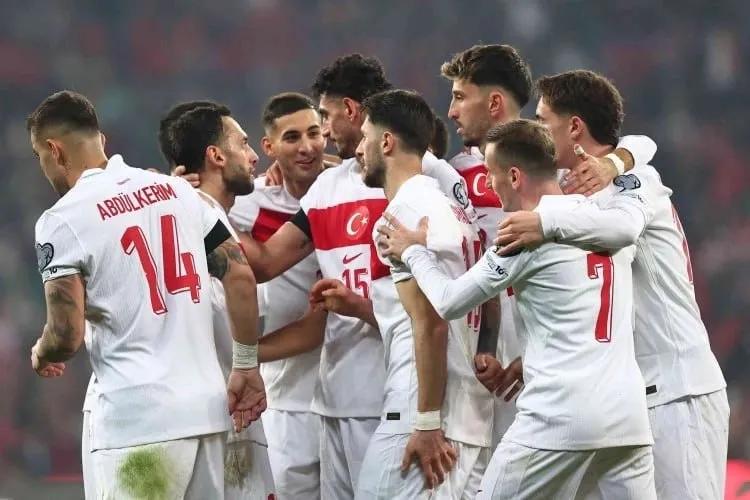 Türkiyəli ulduz futbolçudan pis xəbər