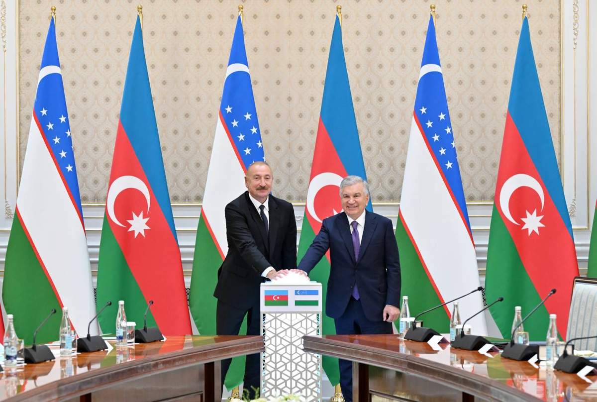 Azərbaycan və Özbəkistan prezidentlərinin iştirakı ilə “ABB Davr” Bank layihəsinin açılışı oldu! Azərbaycan və Özbəkistan prezidentlərinin iştirakı ilə “ABB Davr” Bank layihəsinin açılışı oldu!