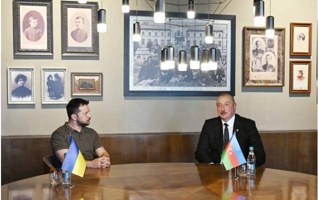 Prezident İlham Əliyev Zelenskini təbrik edib Prezident İlham Əliyev Zelenskini təbrik edib