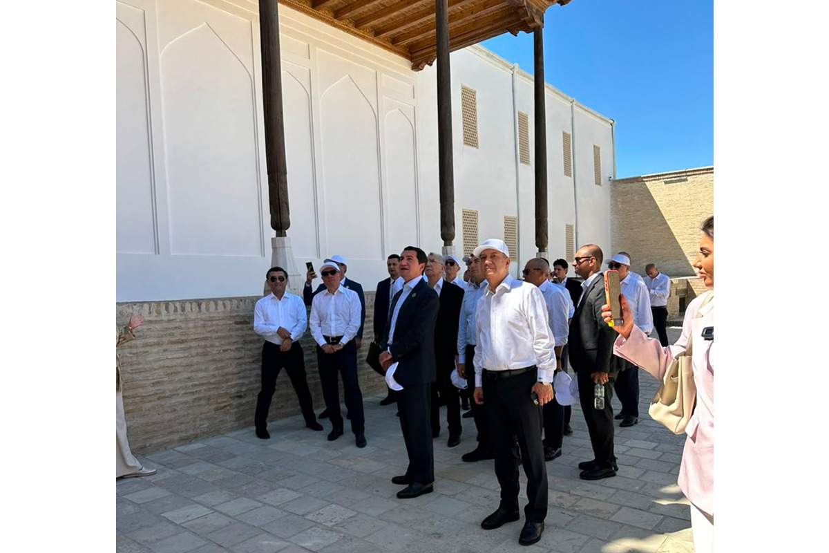 Azərbaycan nümayəndə heyəti Buxarada tarixi Ark qalasını ziyarət edib Azərbaycan nümayəndə heyəti Buxarada tarixi Ark qalasını ziyarət edib