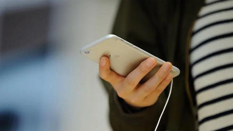 Smartfonlar bizi dinləyir?