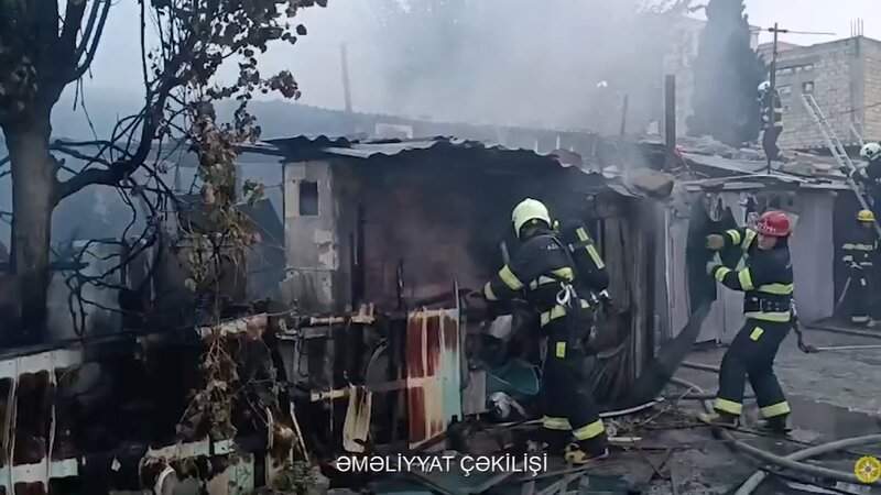 Binəqədidə yanğın oldu, bir nəfərin meyiti aşkar edildi Binəqədidə yanğın oldu, bir nəfərin meyiti aşkar edildi