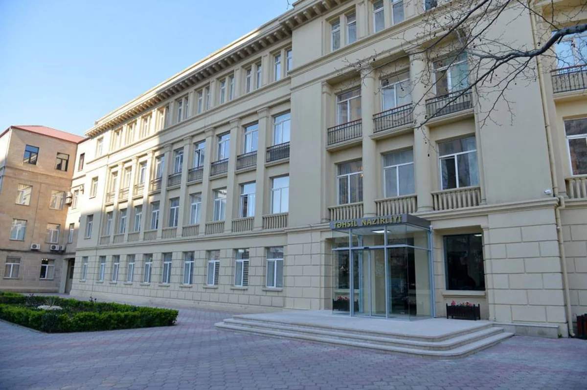 Rus bölmələrində oxuyanlara YENİLİK: Bu fənn Azərbaycan dilində olacaq Rus bölmələrində oxuyanlara YENİLİK: Bu fənn Azərbaycan dilində olacaq
