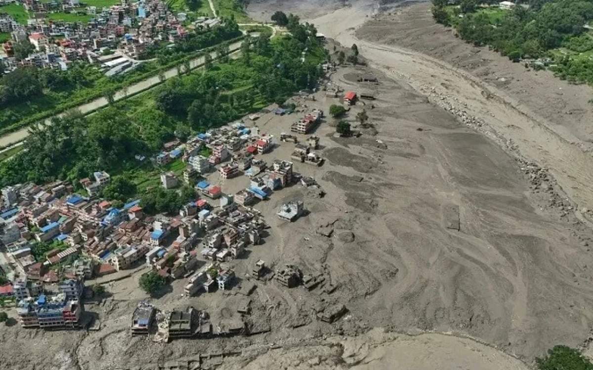 Nepalda ölənlərin sayı 400-ə yaxınlaşır Nepalda ölənlərin sayı 400-ə yaxınlaşır