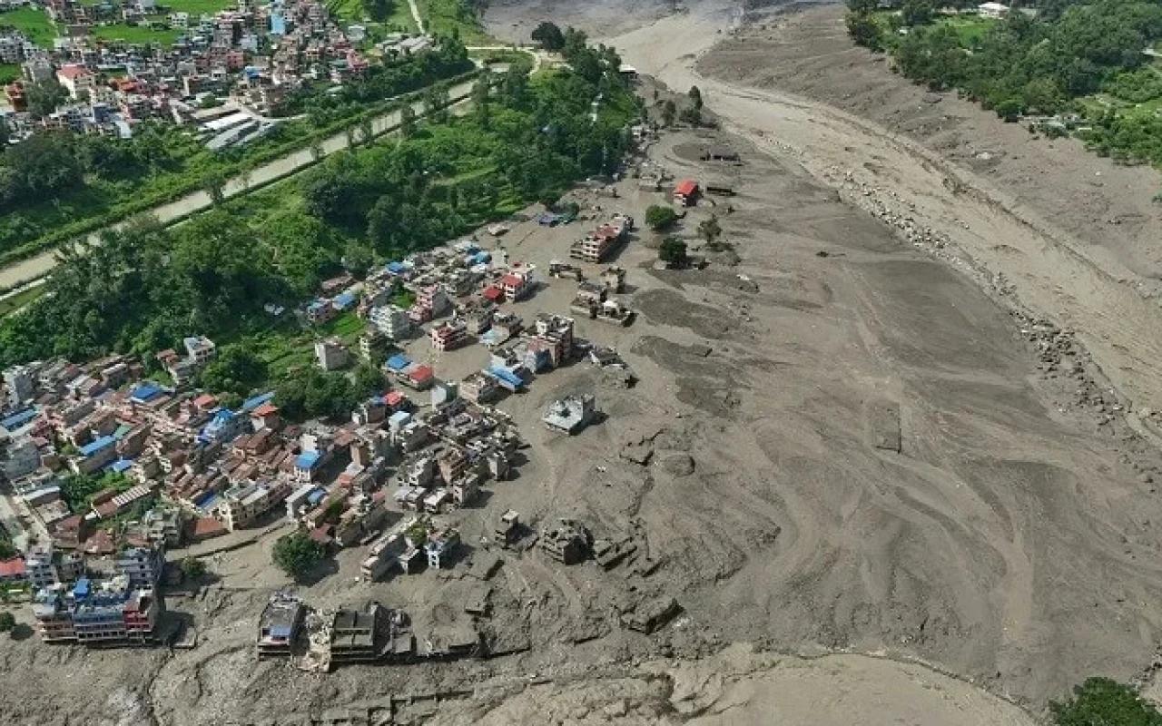Nepalda ölənlərin sayı 400-ə yaxınlaşır