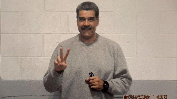 Maduro həbsxanadan tərəfdarlarına müraciət etdi - FOTO