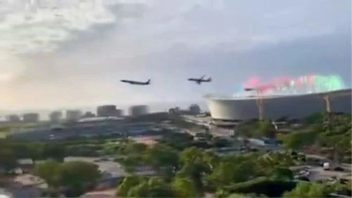 2 sərnişin təyyarəsi stadionun üzərində təhlükəli manevr etdi - VİDEO 2 sərnişin təyyarəsi stadionun üzərində təhlükəli manevr etdi - VİDEO