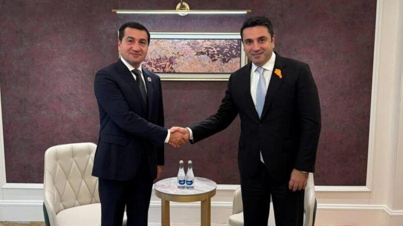 Hikmət Hacıyev Alen Simonyanla görüşdü