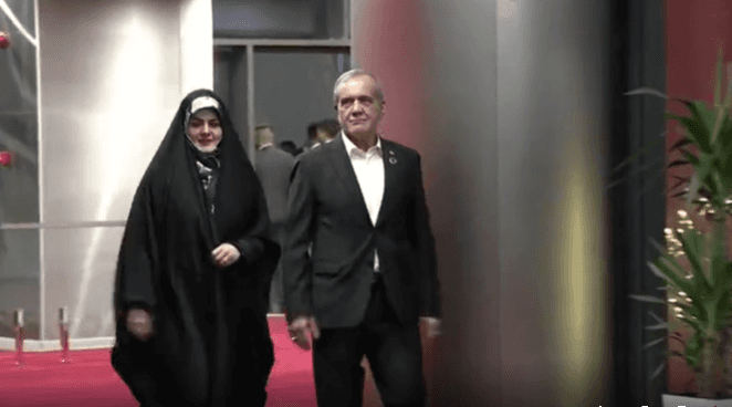 Bişkekdə maraqlı an: İran Prezidenti qızı ilə Azərbaycan dilində danışdı - VİDEO Bişkekdə maraqlı an: İran Prezidenti qızı ilə Azərbaycan dilində danışdı - VİDEO
